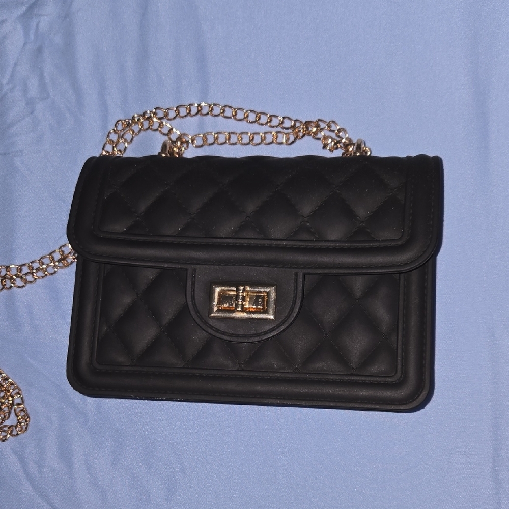 Elegant Black Quilted Chain Bag